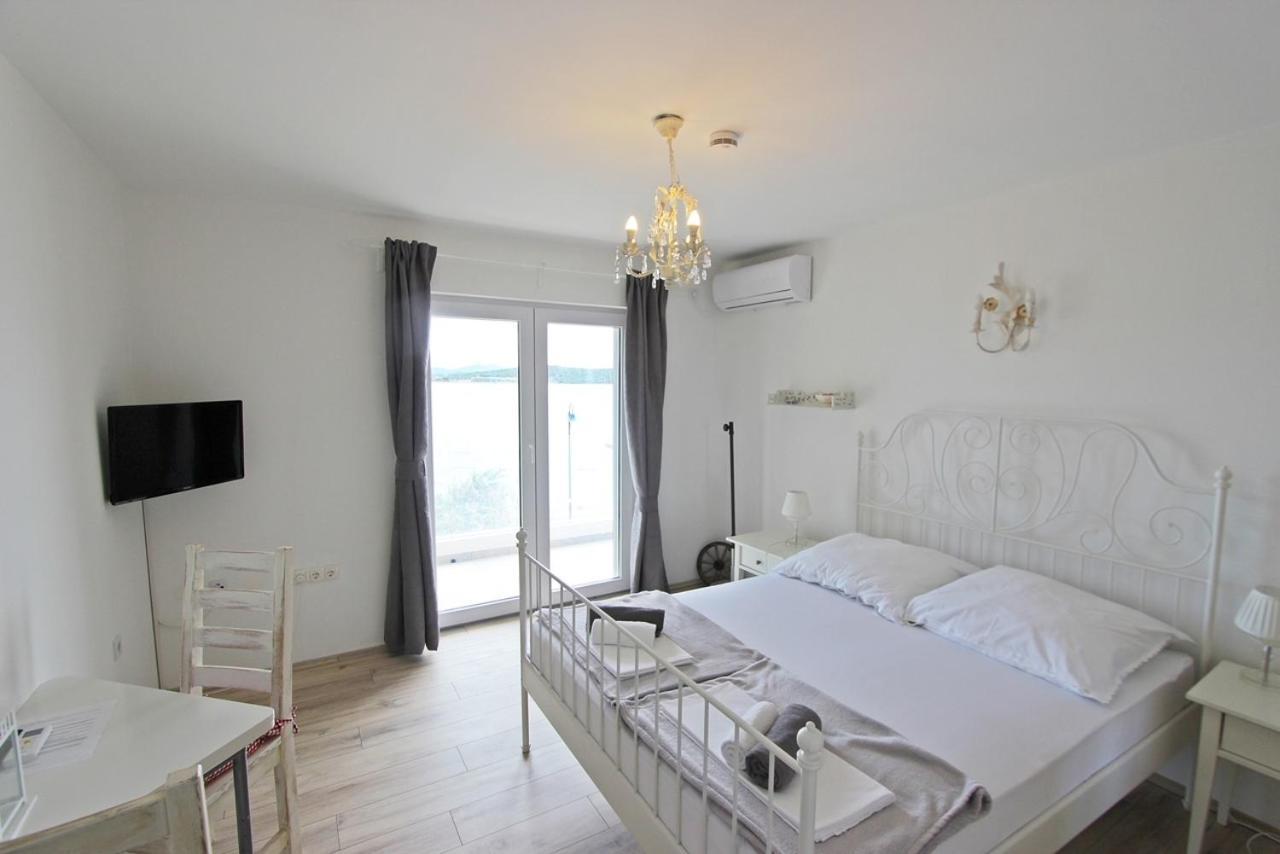 Apartment Danica Murter *